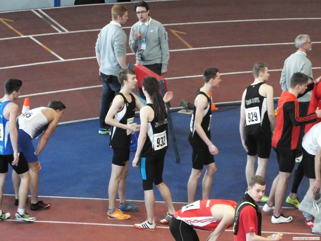 dm_halle_15_u20138