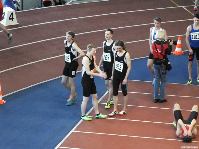 dm_halle_15_u20144